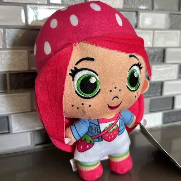 Strawberry Shortcake: Berry In The Big City Plush / Limited Edition Kawaii / NEW - Picture 3 of 16